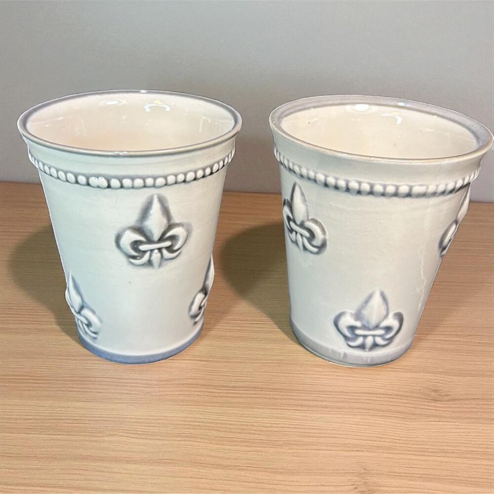 2 Vtg Stoneware & Co Mint Julip Earthenware Cups Embossed Raised Fleur-De-Lis